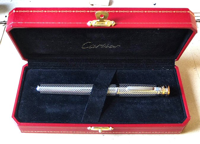 Cartier Trinity pen